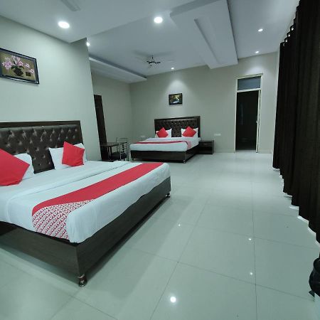 Hotel Kailash Mansarovar And Banquet Hall Bareilly Bagian luar foto